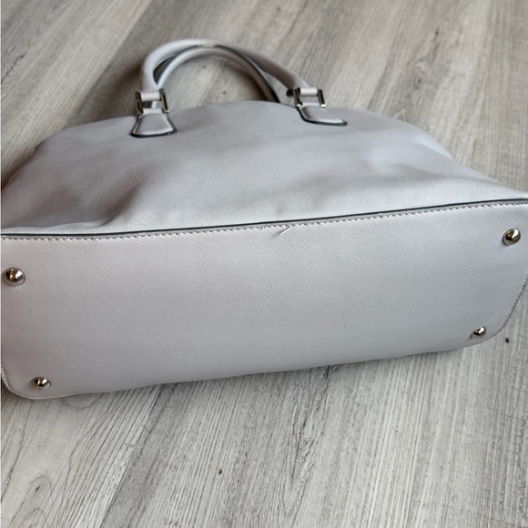Nine West White Satchel Handbag Top Handle
Purse Silver Hardware - Picture 5 of 12